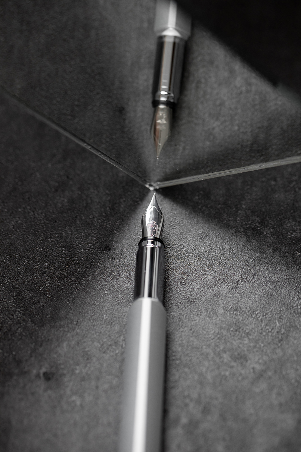 Перьевая ручка PININFARINA PF One SILVER