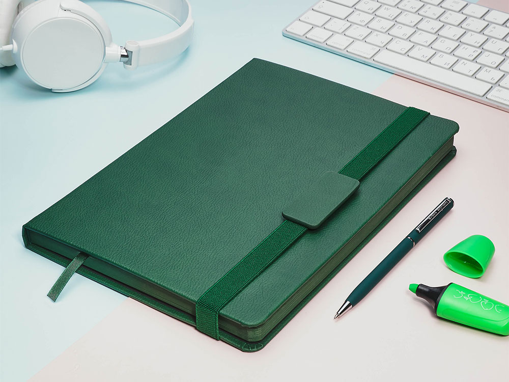 Ежедневник В5 недатированный Leggenda, зеленый Ежедневник В5 недатированный Leggenda, зеленый