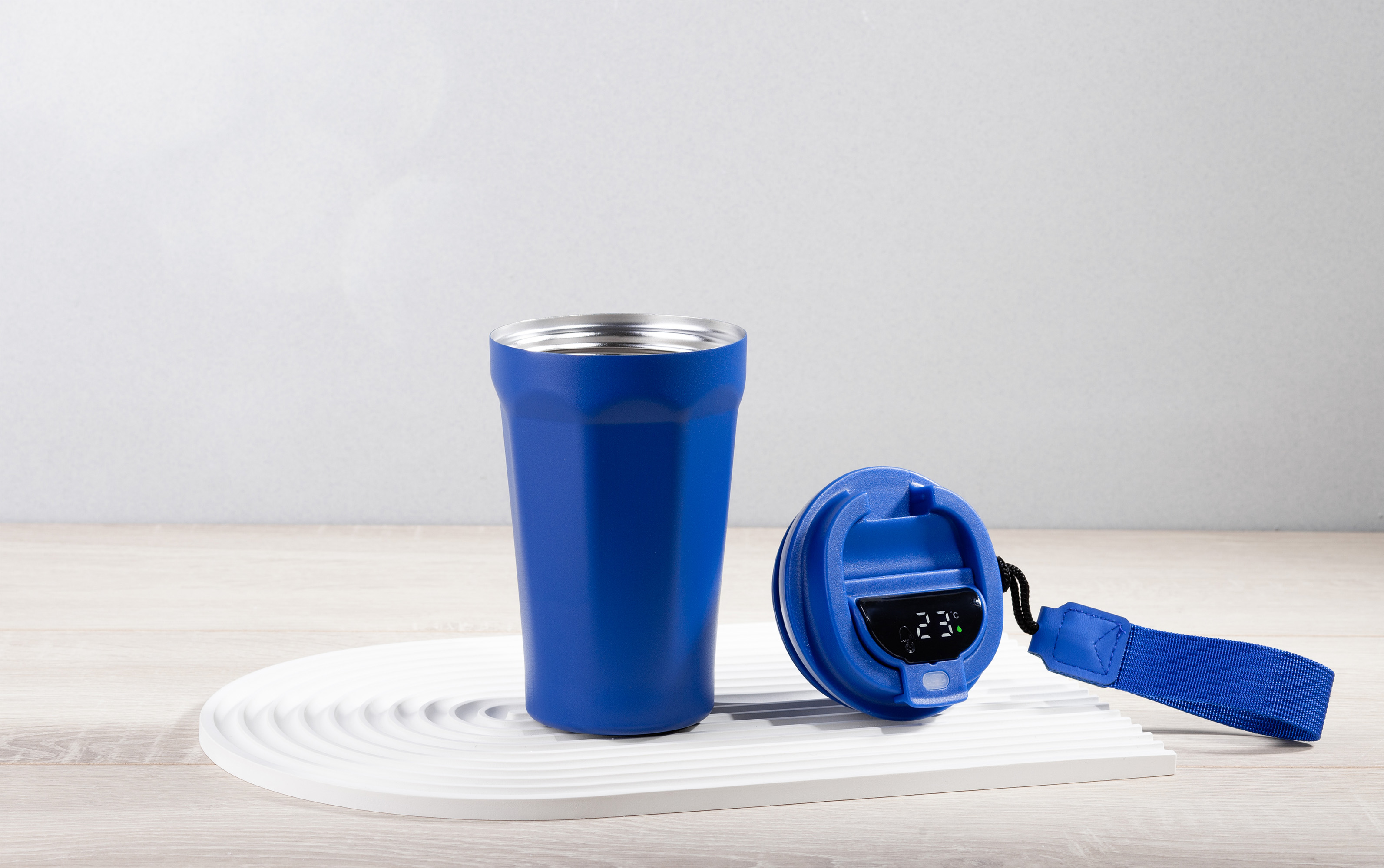 Термостакан "Legend_Волны" 390 мл с индикацией температуры, покрытие пудра Термостакан "Legend_Волны" 390 мл с индикацией температуры, покрытие пудра