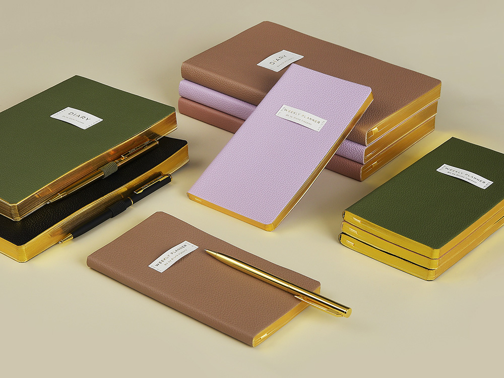 Еженедельник недатированный А6 Total beige с нашивкой, бежевый Еженедельник недатированный А6 Total beige с нашивкой, бежевый