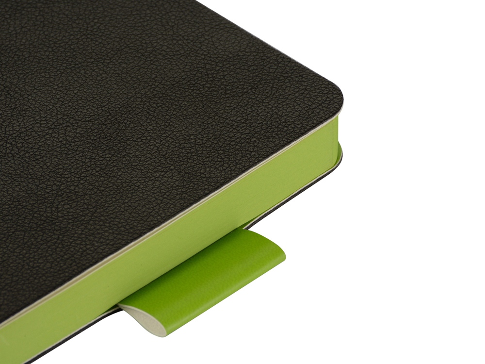Ежедневник А5 датированный Boston 2026, черный с салатовым обрезом