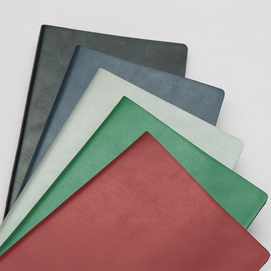 Бизнес-блокнот LADY, формат А5, бордовый, блок в клетку