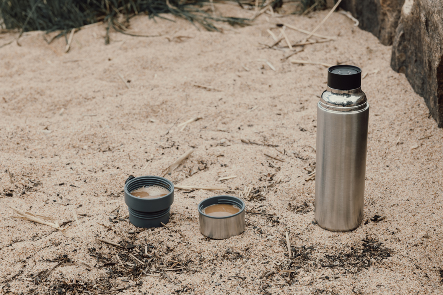 Термос VINGA Tono с двумя кружками RCS, 750 мл