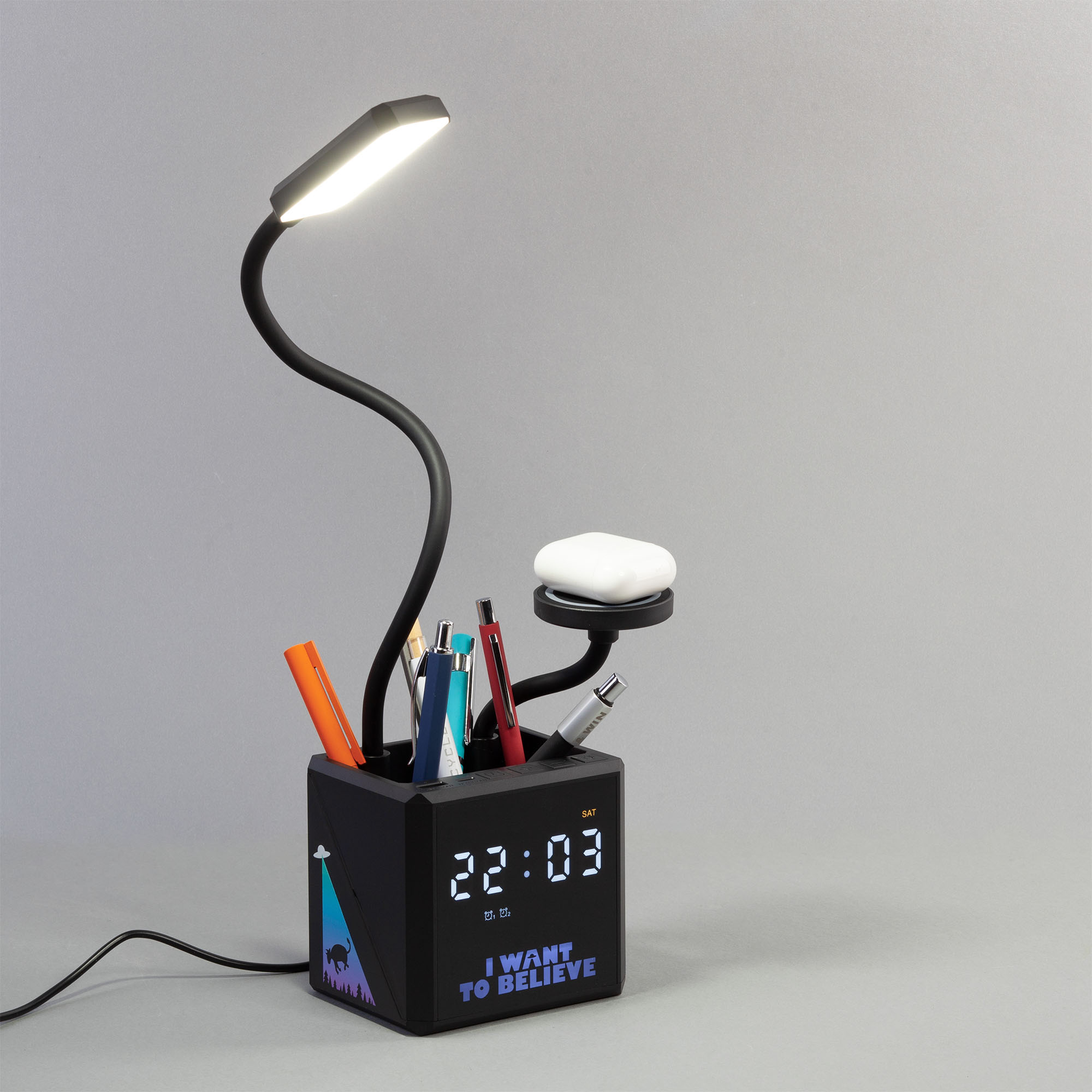 Лампа "Smart Flex" с беспроводным 3в1 (15W) ЗУ с MagSafe, часами, карандашницей и подсветкой логотипа Лампа "Smart Flex" с беспроводным 3в1 (15W) ЗУ с MagSafe, часами, карандашницей и подсветкой логотипа