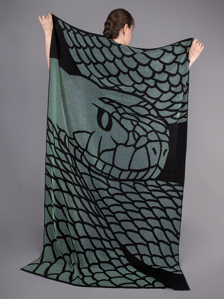 Плед Serpentica, черный с люрексом Плед Serpentica, черный с люрексом