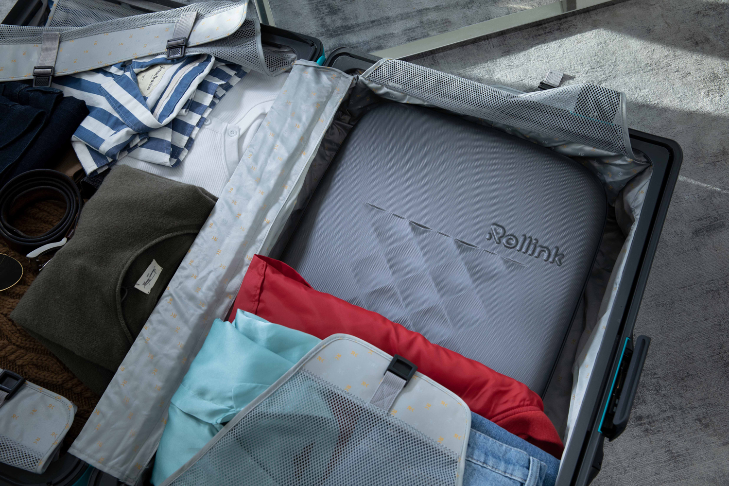 Чемодан складной Rollink Earth 55x40x20 см, 2 колеса, черный/оранжевый