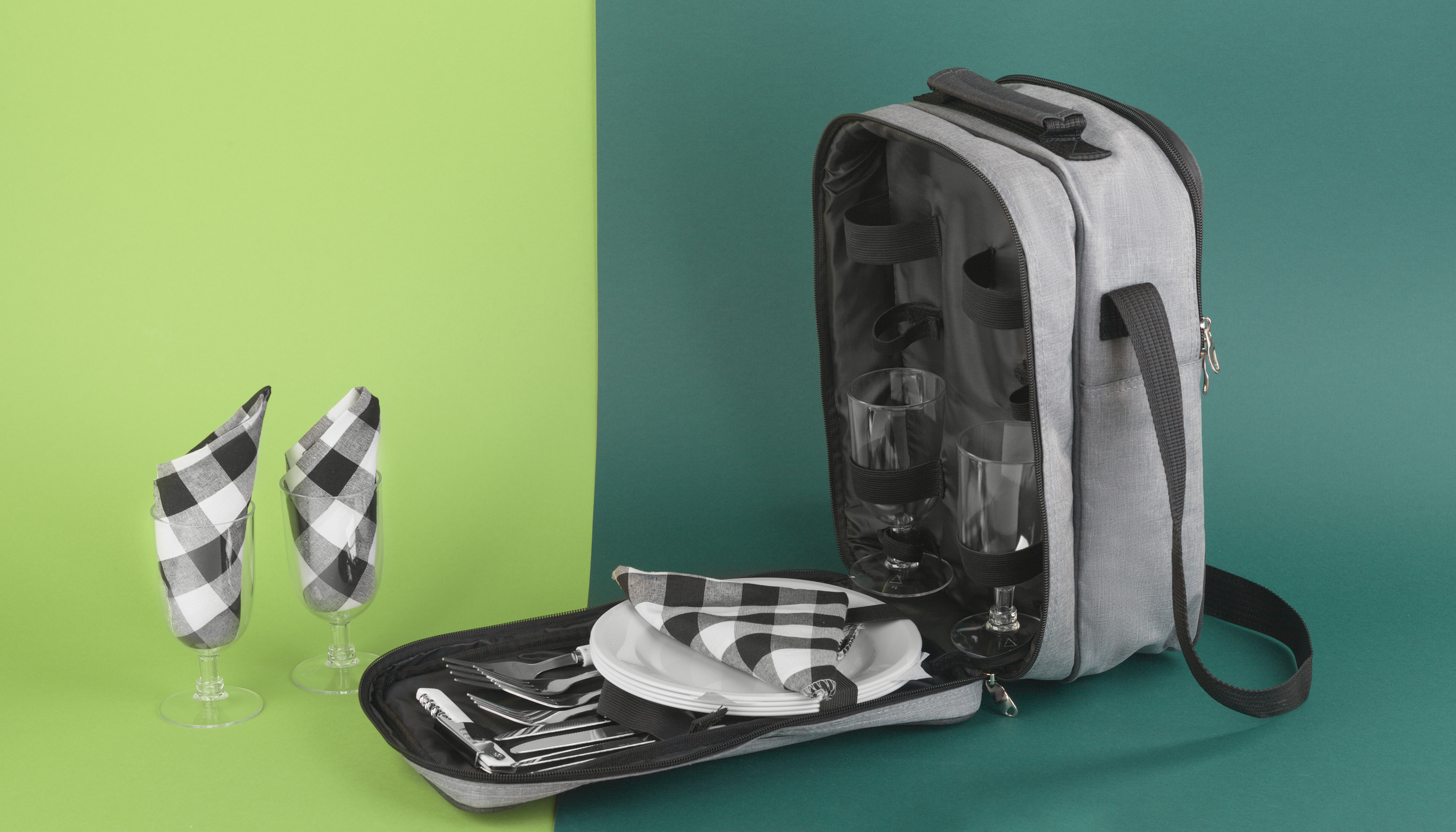 Набор для пикника "Эквадор" на 4 персоны с холодильным отделением Набор для пикника "Эквадор" на 4 персоны с холодильным отделением