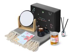 Подарочный набор Re:f. Shelter с пледом, зеркалом, свечой и диффузором Подарочный набор Re:f. Shelter с пледом, зеркалом, свечой и диффузором