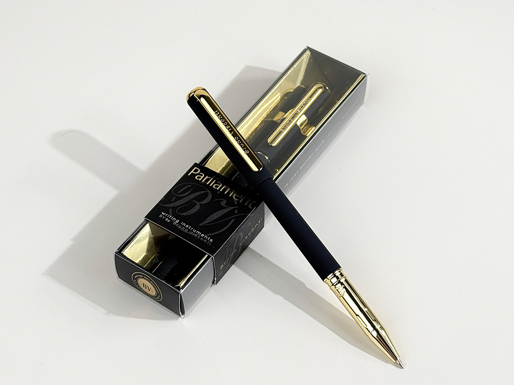 Ручка пластиковая шариковая Parliament, 0,7 мм, синие чернила, черный/золотистый