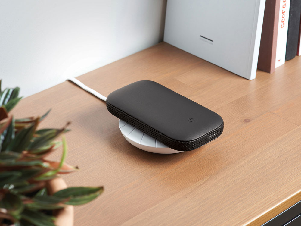 Внешний аккумулятор с беспроводной колонкой Powersound, черный Внешний аккумулятор с беспроводной колонкой Powersound, черный