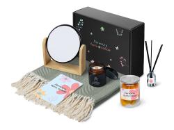 Подарочный набор Re:f. Shelter с пледом, зеркалом, свечой и диффузором Подарочный набор Re:f. Shelter с пледом, зеркалом, свечой и диффузором