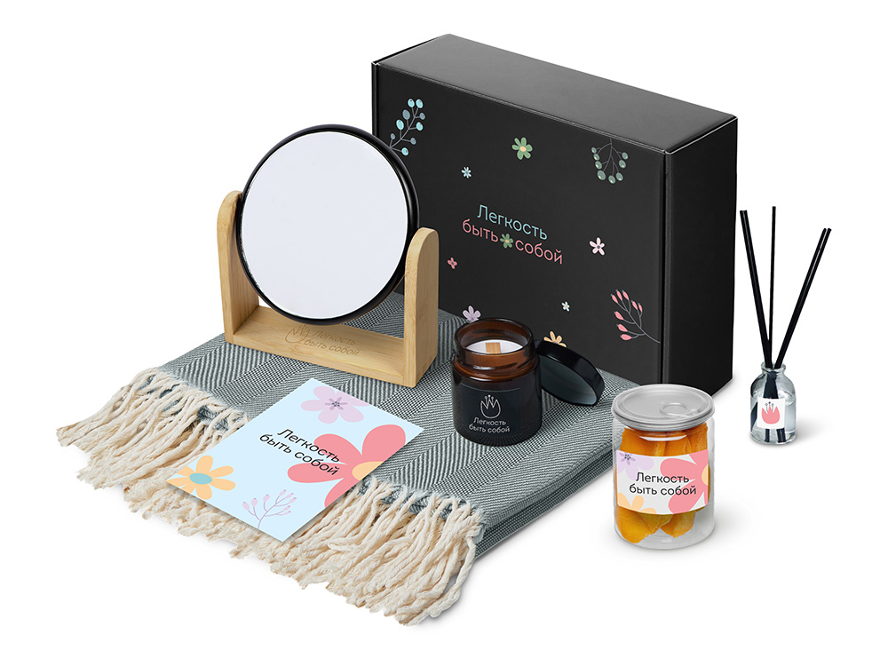 Подарочный набор Re:f. Shelter с пледом, зеркалом, свечой и диффузором Подарочный набор Re:f. Shelter с пледом, зеркалом, свечой и диффузором