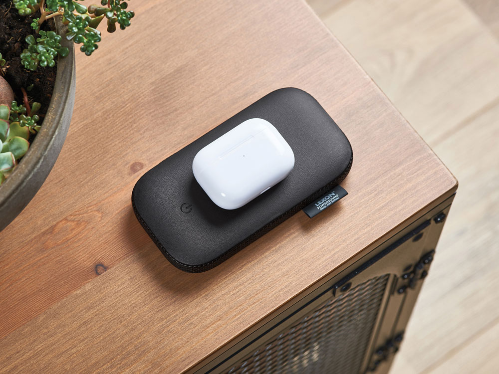 Внешний аккумулятор с беспроводной колонкой Powersound, черный Внешний аккумулятор с беспроводной колонкой Powersound, черный