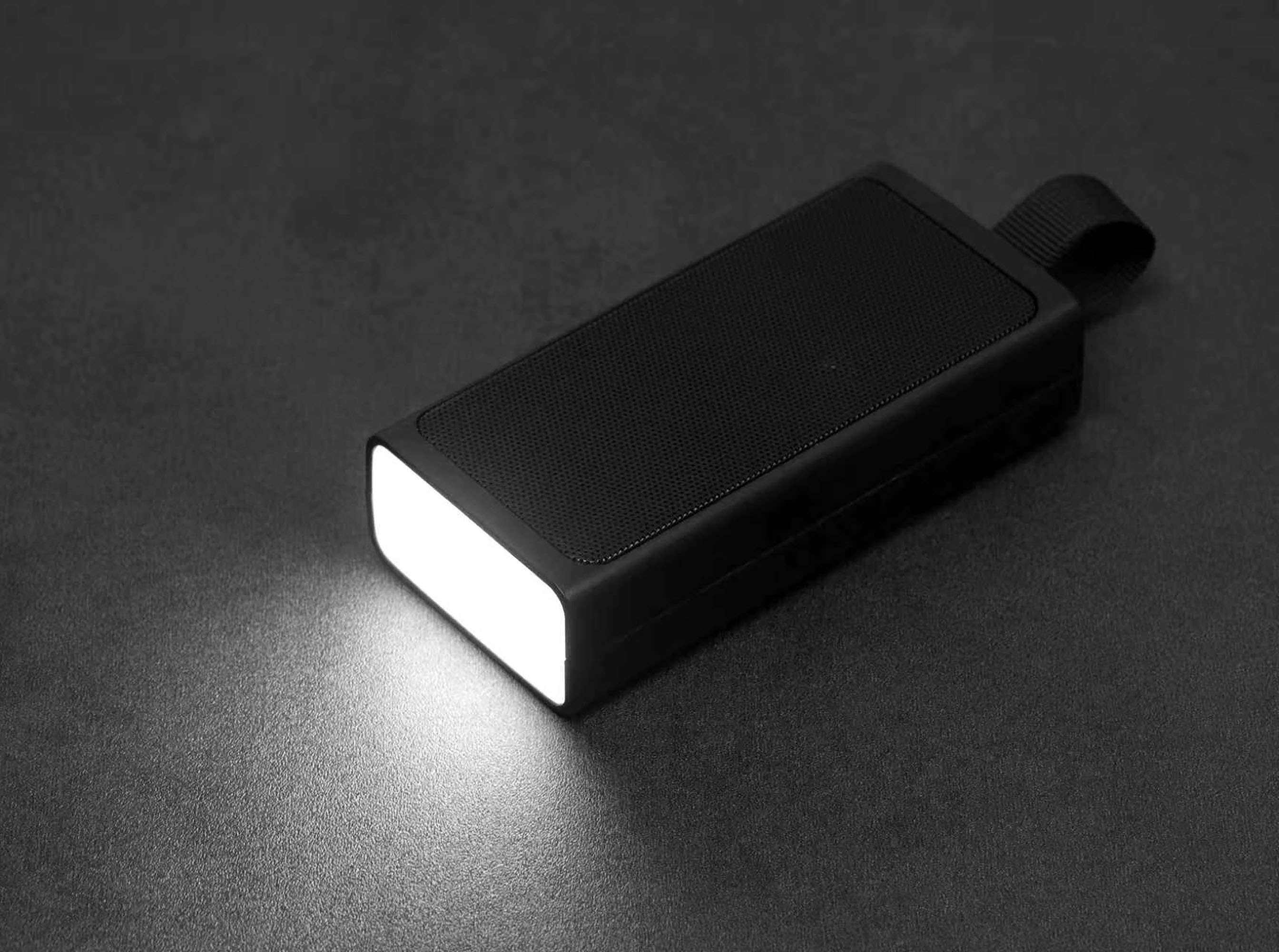 Bluetooth колонка "Vibe" 5Вт с фонариком и магнитным креплением Bluetooth колонка "Vibe" 5Вт с фонариком и магнитным креплением