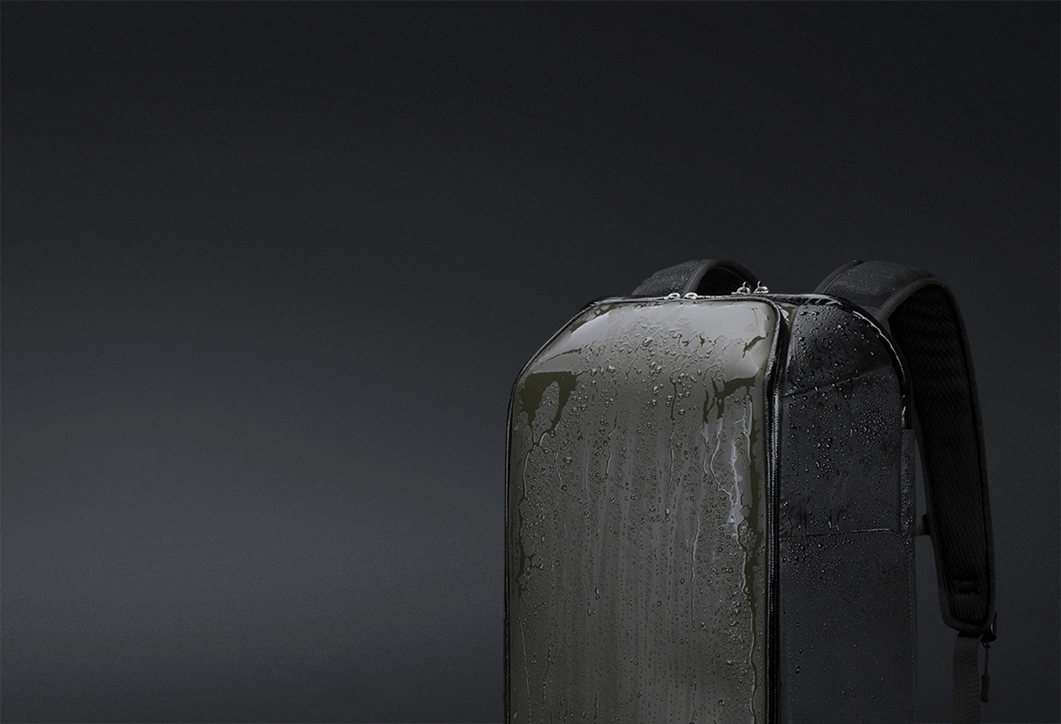 Рюкзак KORIN FlipPack 47х30х17 см, зеленый/черный