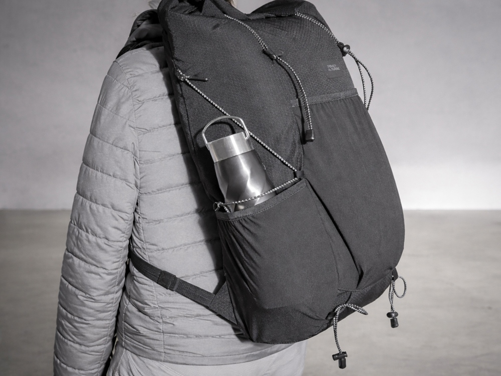 Легкий складывающийся рюкзак-мессенджер Venturer Eco, черный